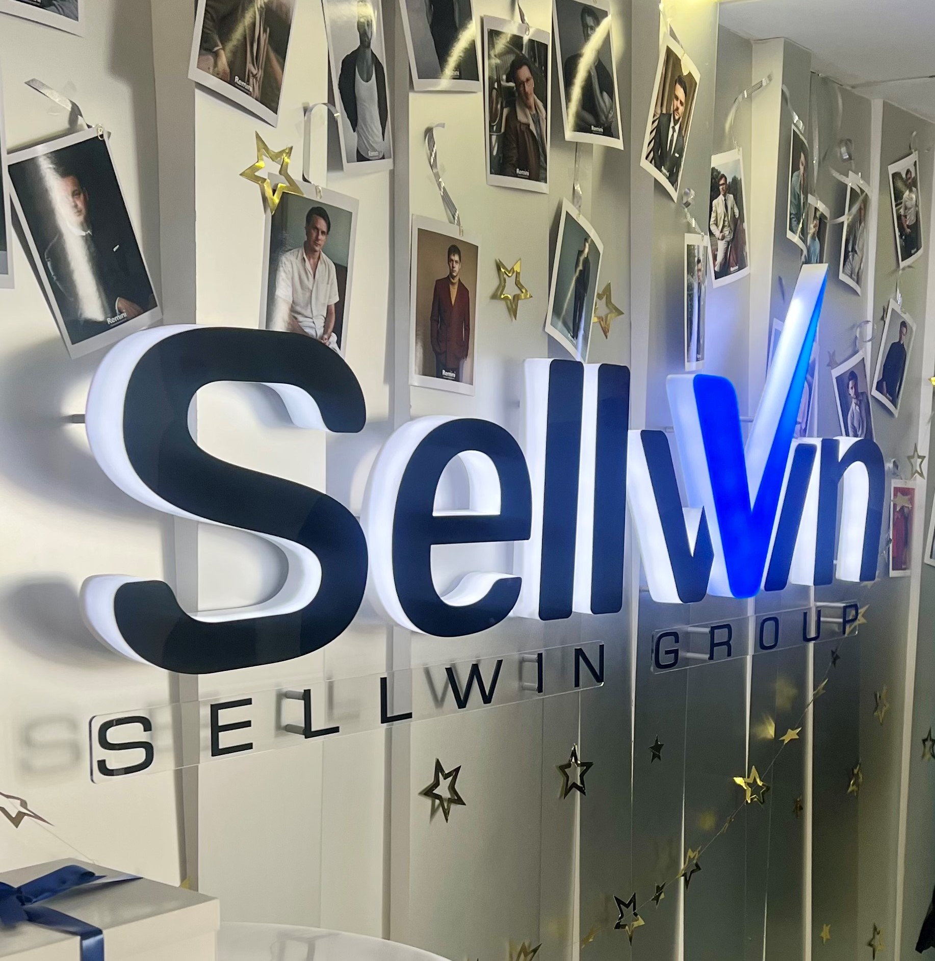 С праздником, дорогие мужчины Sellwin!