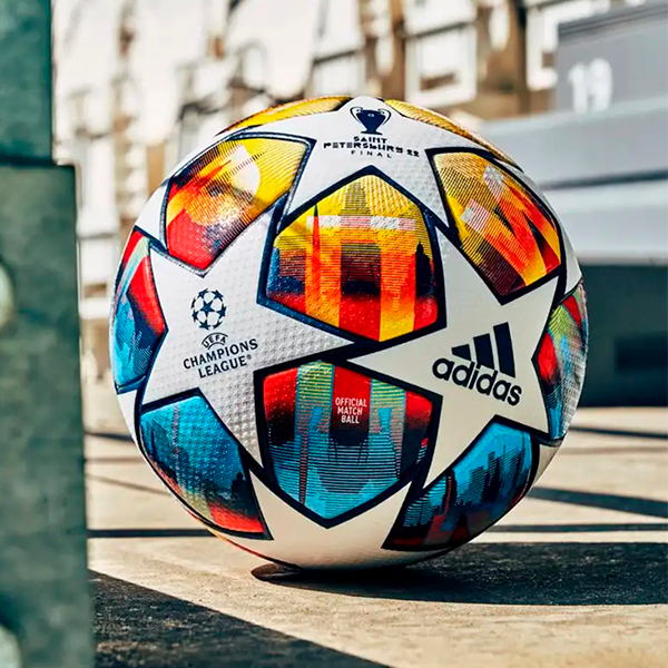 Почувствуйте страсть игры с официальной коллекцией adidas UEFA